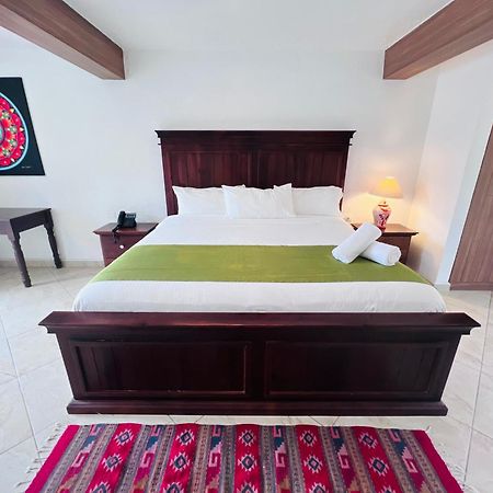 Hotel Las Puertas De 테포츨란 외부 사진