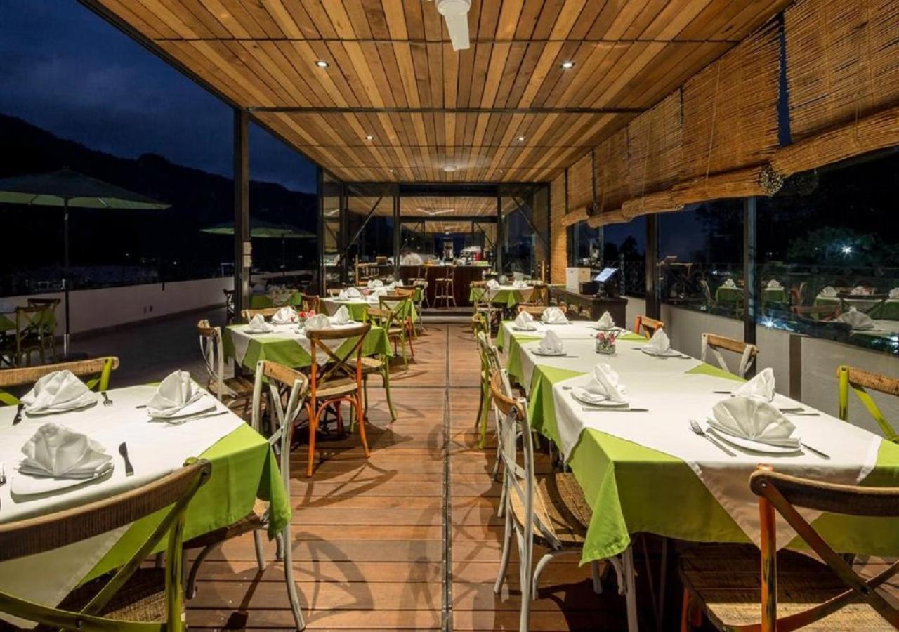 Hotel Las Puertas De 테포츨란 외부 사진