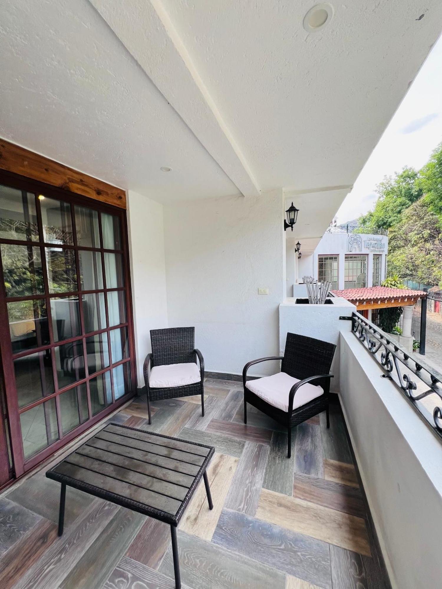 Hotel Las Puertas De 테포츨란 외부 사진