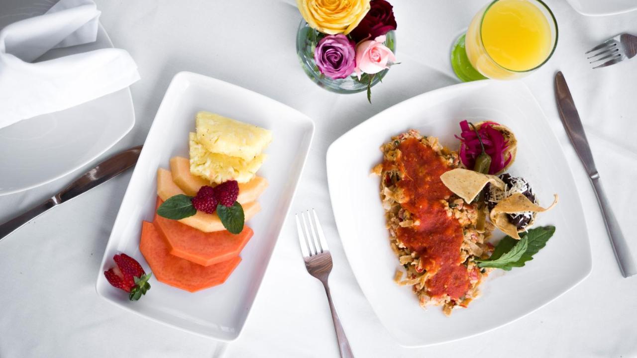 Hotel Las Puertas De 테포츨란 외부 사진