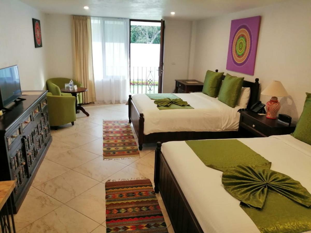 Hotel Las Puertas De 테포츨란 외부 사진